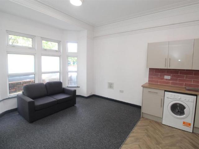Flat for rent in Pillgwenlly, Wales