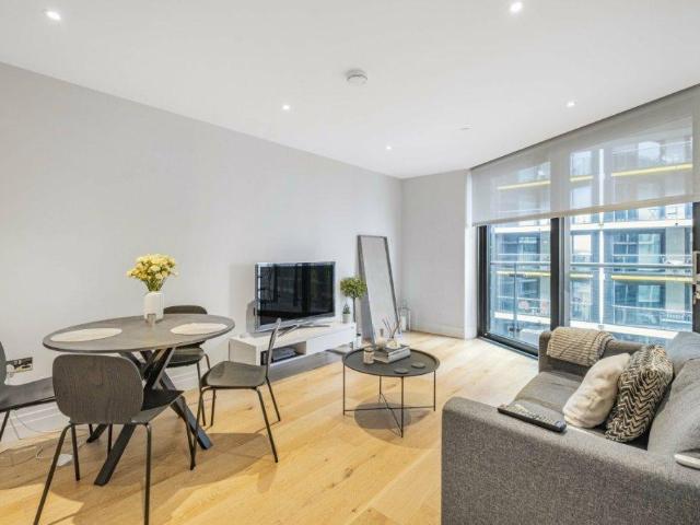 Flat for rent in Nine Elms, Greater London