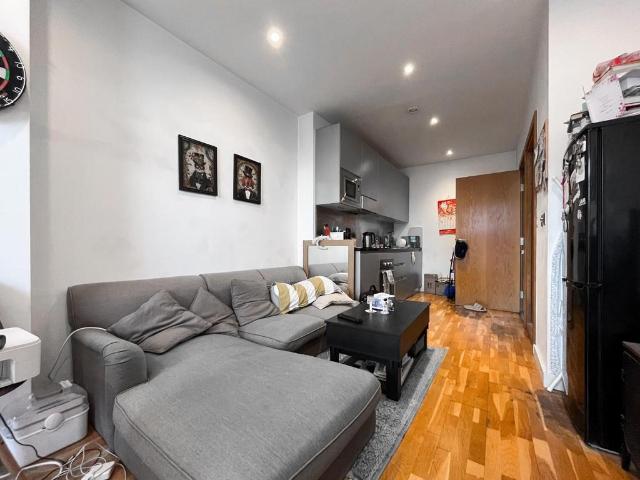 Flat for rent in Richmond Hill, West Yorkshire