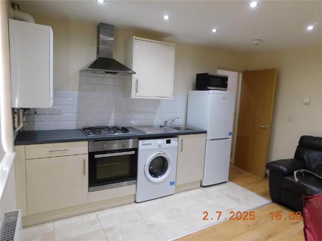 Flat for rent in Falcon Lodge, Wales