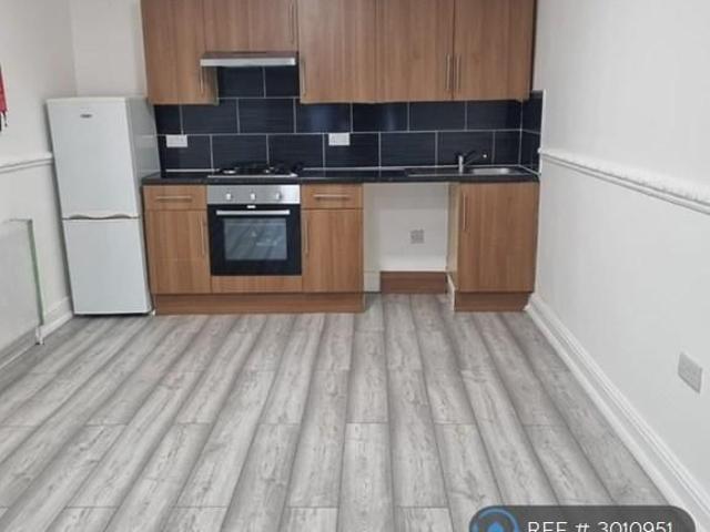 Apartment for rent in Seven Kings, Greater London