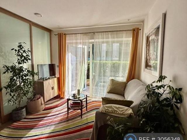 Apartment for rent in Fulham Reach, Greater London