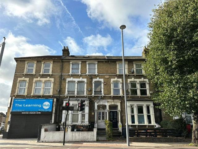 Flat for rent in Leyton, Greater London