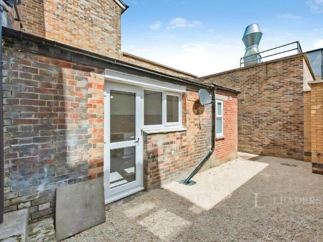 Flat for rent in Combs Ford, Bedingfield