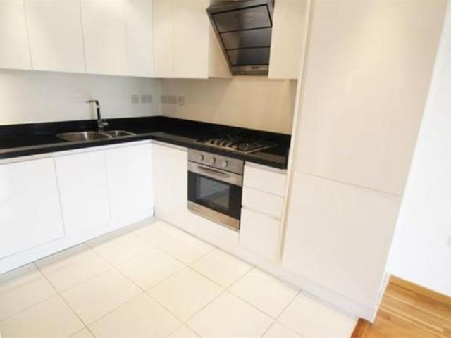 Apartment for rent in Lane, Greater London
