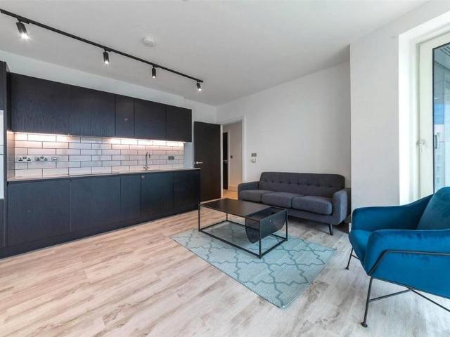 Apartment for rent in London Borough of Ealing, Park Royal