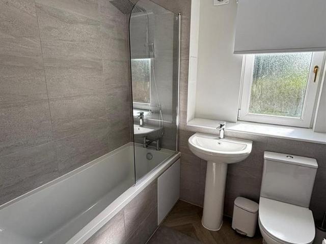 Flat for rent in Plains, Scotland