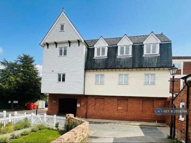 Flat for rent in Ivy Chimneys, Epping