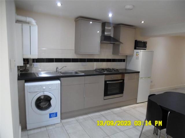 Flat for rent in Plasnewydd, Falcon Lodge