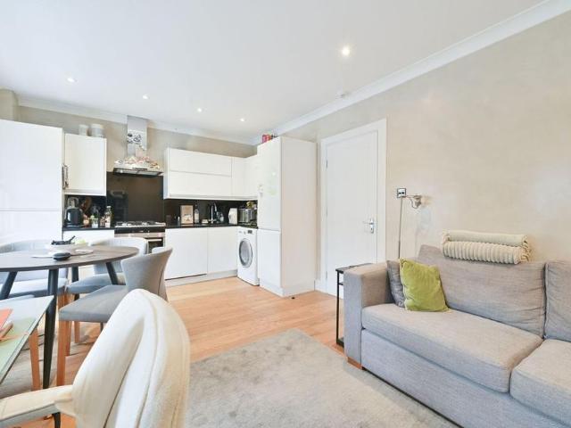 Apartment for rent in Marylebone, Greater London