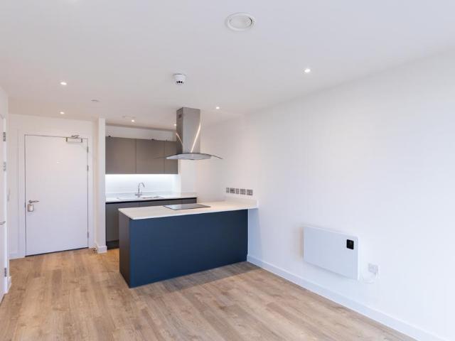 Flat for rent in Calderstones
