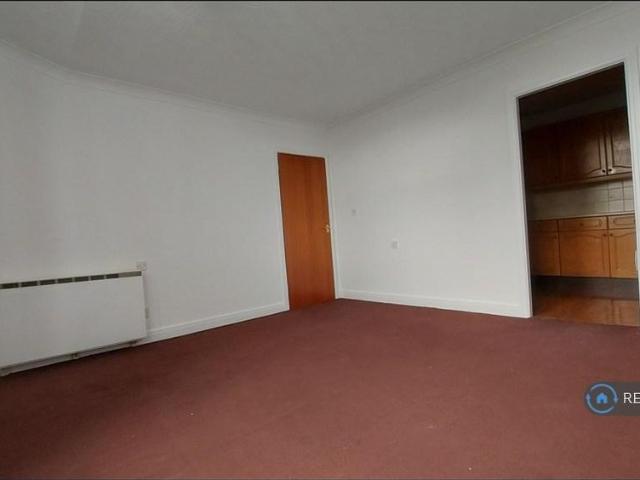 Apartment for rent in Kinsley, West Yorkshire