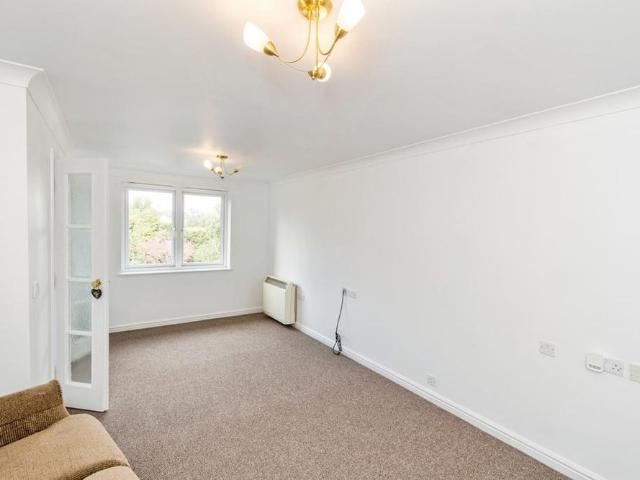 Apartment for rent in Netley Hill, Eastleigh