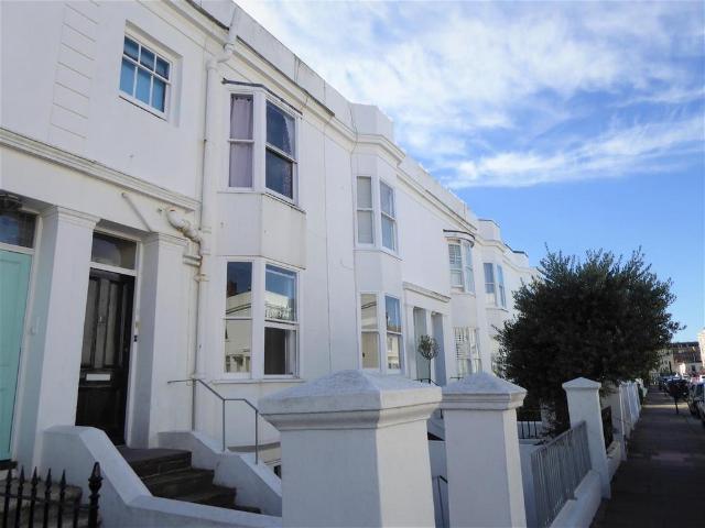 Flat for rent in Aldrington