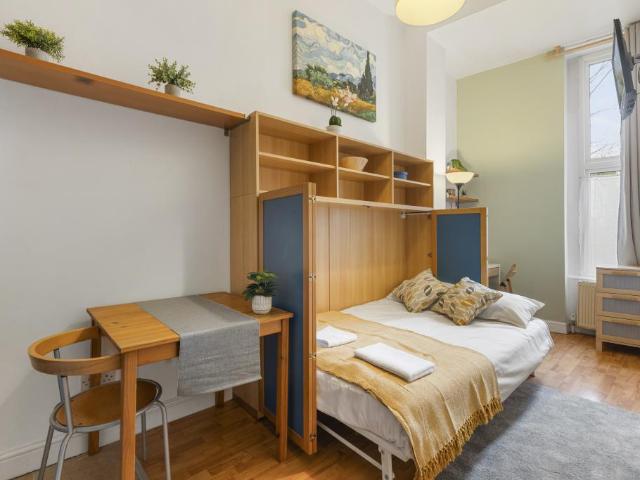 Flat for rent in Earl's Court, Greater London