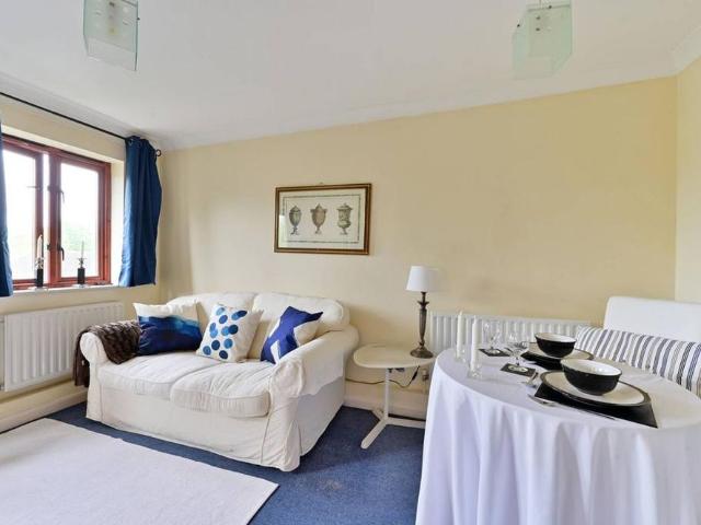 Apartment for rent in Roehampton, Greater London