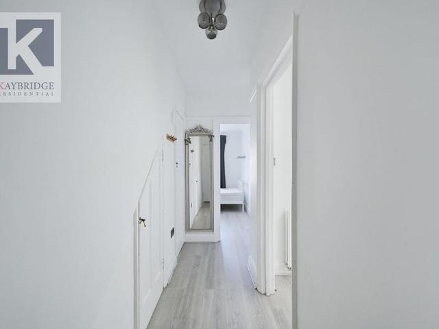 Apartment for rent in Stoneleigh, Ewell