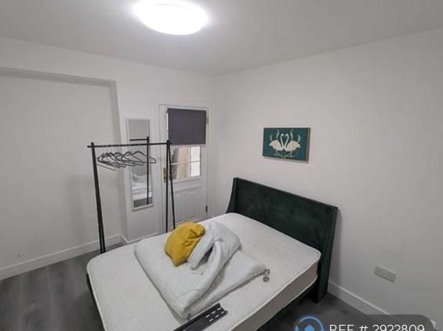 Apartment for rent in Falcon Lodge, Wales