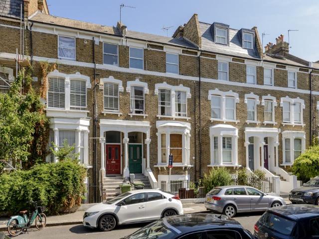 Flat for rent in Brook Green, Greater London