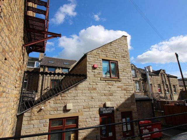 Apartment for rent in Milnsbridge, Kirklees