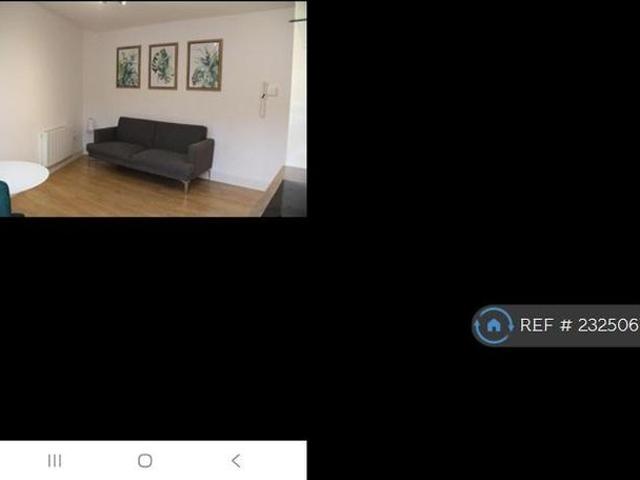 Apartment for rent in Mile End, Fordham Heath