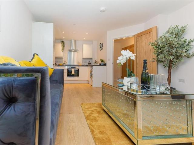 Apartment for rent in Redhill, Reigate and Banstead