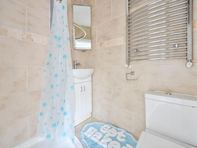Apartment for rent in Woking, Surrey