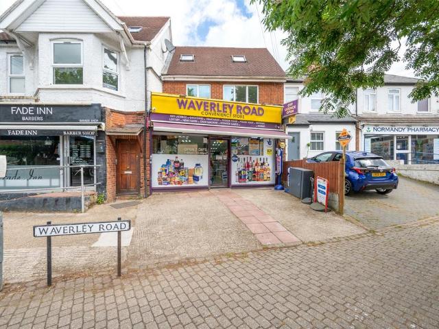 Flat for rent in St Albans, Five Acres
