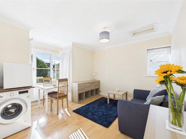 Flat for rent in Furze Platt, Maidenhead