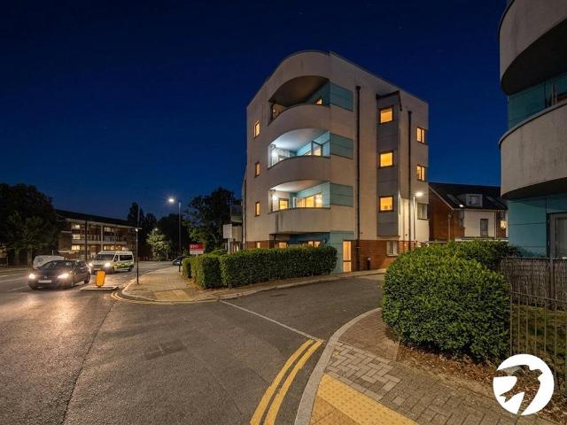 Flat for rent in London Borough of Lewisham, Greater London