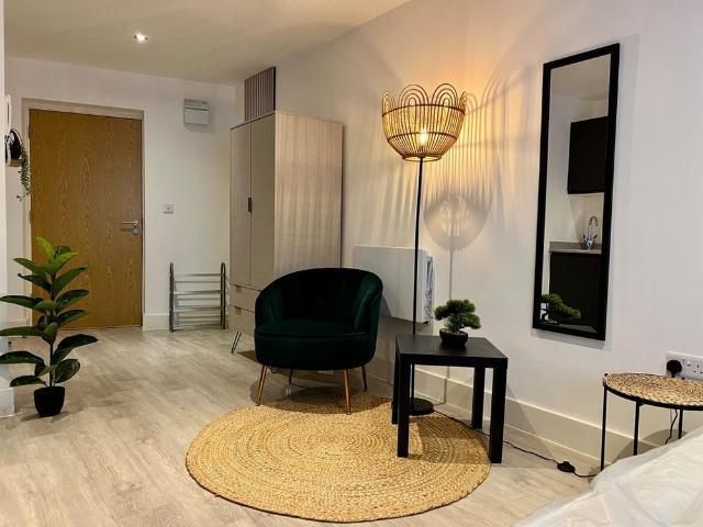 Apartment for rent in Lenton Abbey, Haddon