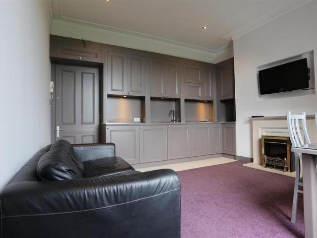 Apartment for rent in Round Hill, Brighton & Hove