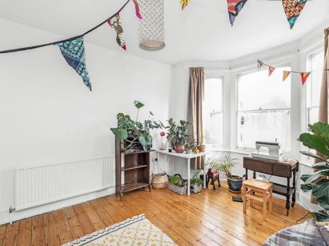 Apartment for rent in Nunhead, Greater London