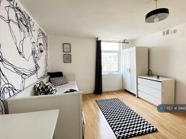 Flat for rent in St Matthew's, Old Wharf
