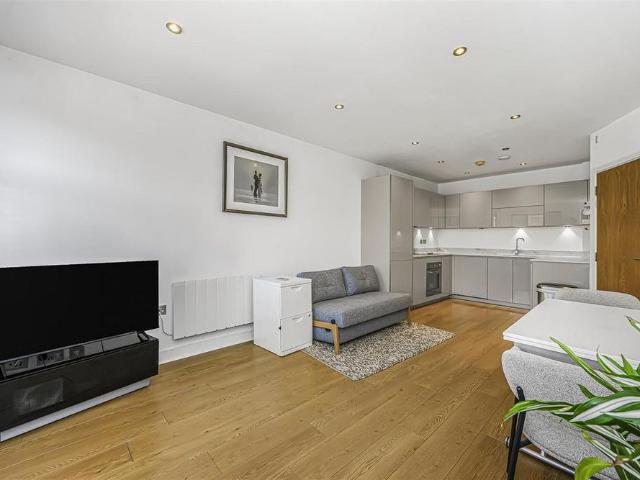 Apartment for rent in Woodford Green, Greater London