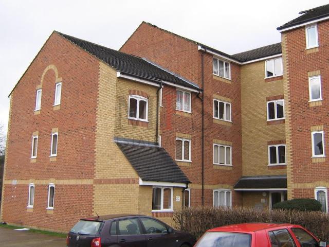 Flat for rent in London Borough of Hounslow, Heston