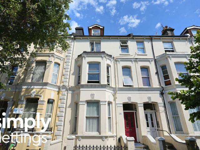 Flat for rent in Aldrington