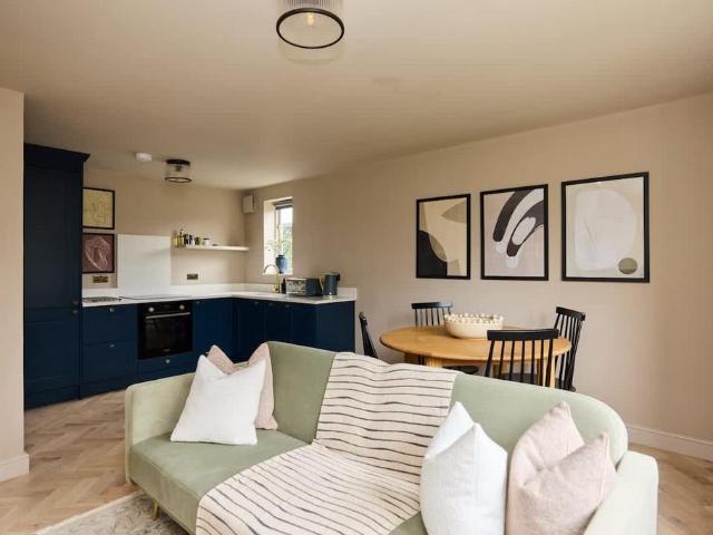 Flat for rent in London Borough of Hounslow, Greater London