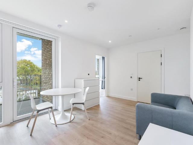 Flat for rent in Alperton, Greater London