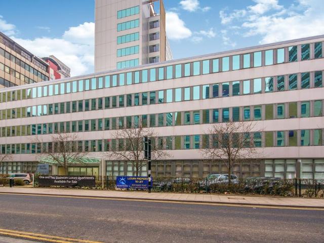 Flat for rent in London Borough of Croydon, Greater London