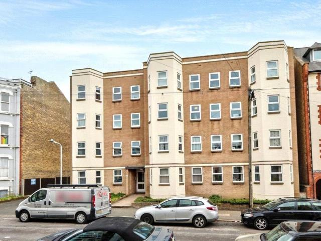 Flat for rent in Cliftonville West, Acol
