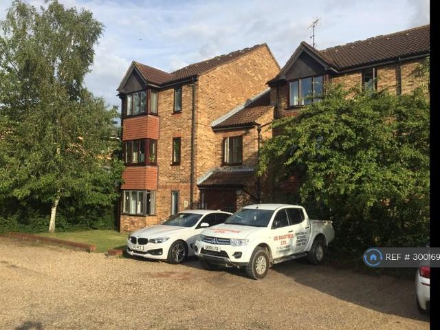 Flat for rent in Slough