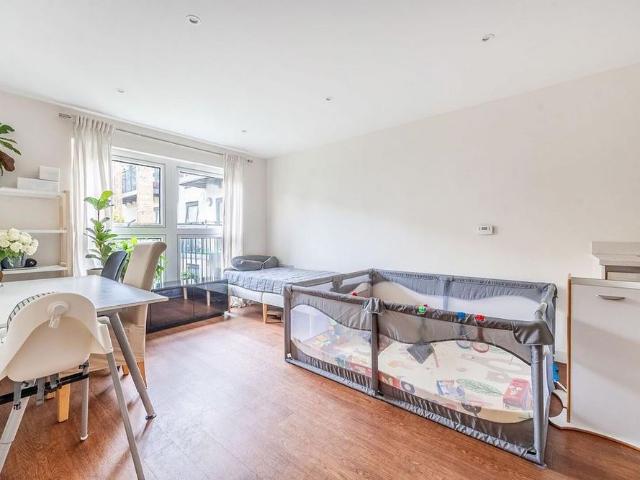 Apartment for rent in Stanmore Place, Greater London