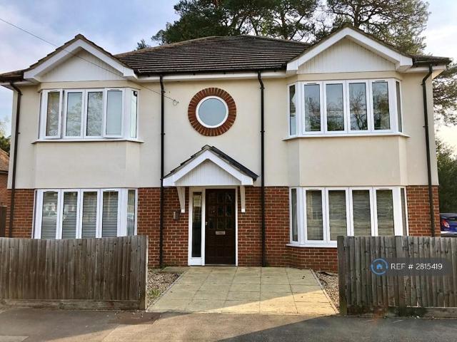 Flat for rent in Fleet, Hart