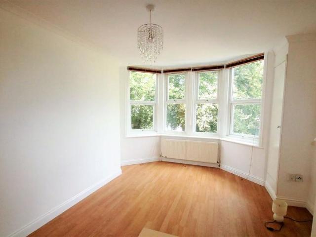 Apartment for rent in London Borough of Croydon, Addiscombe