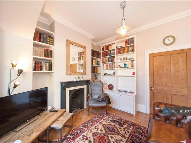 Apartment for rent in Upper Tooting, Greater London