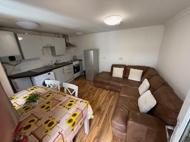 Flat for rent in London Borough of Hounslow, Greater London