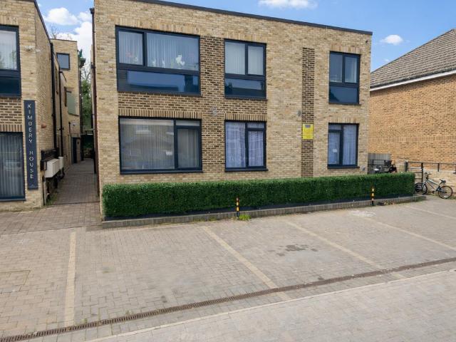 Flat for rent in New Barnet, Isle Of Man