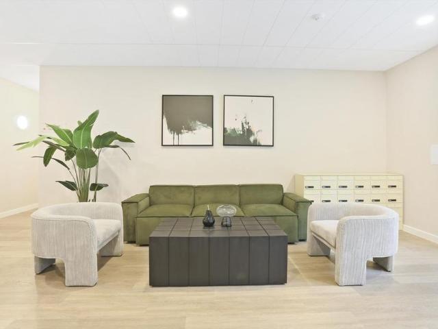 Apartment for rent in Ashley Park, Surrey