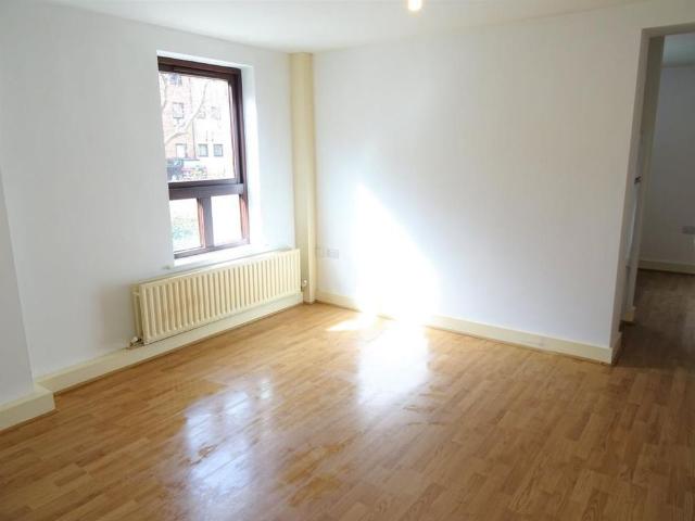 Apartment for rent in Belle Isle, Wakefield
